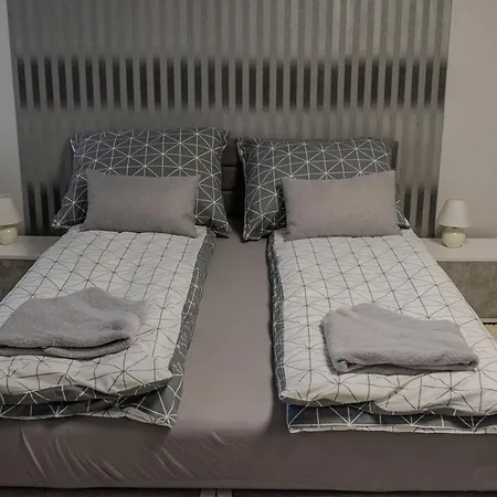 Pg Apartman Appartamento Szeged