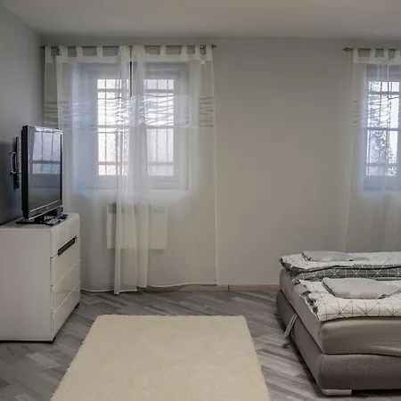 Pg Apartman Appartamento Szeged
